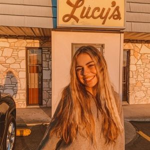 Meet your Posher, Lyndi